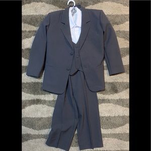 Gino Lussari Boys Size 10 - 3 pc gray suit & shirt